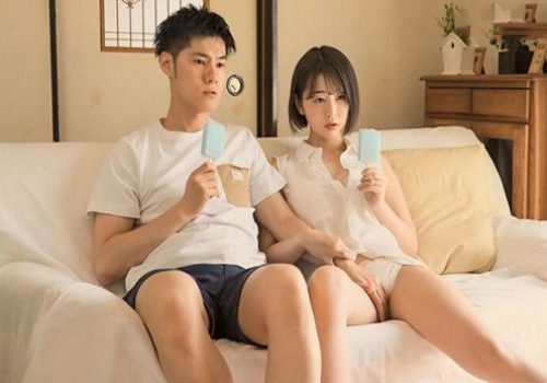 Cậu em lén nhìn anh trai và chị dâu làm tình để học hỏi