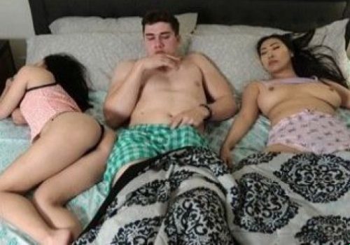 Cậu em trai may mắn sống chung với hai chị họ dâm