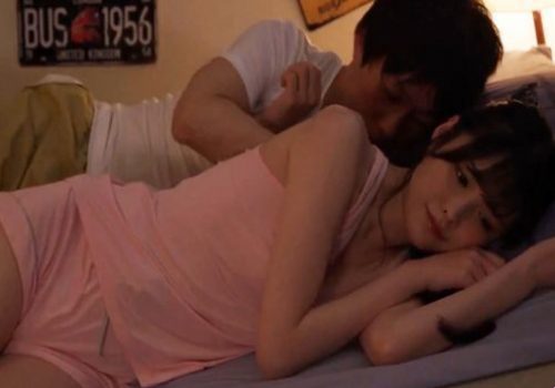 Qua bạn ngủ nhờ được chịch thâu đêm thật đã